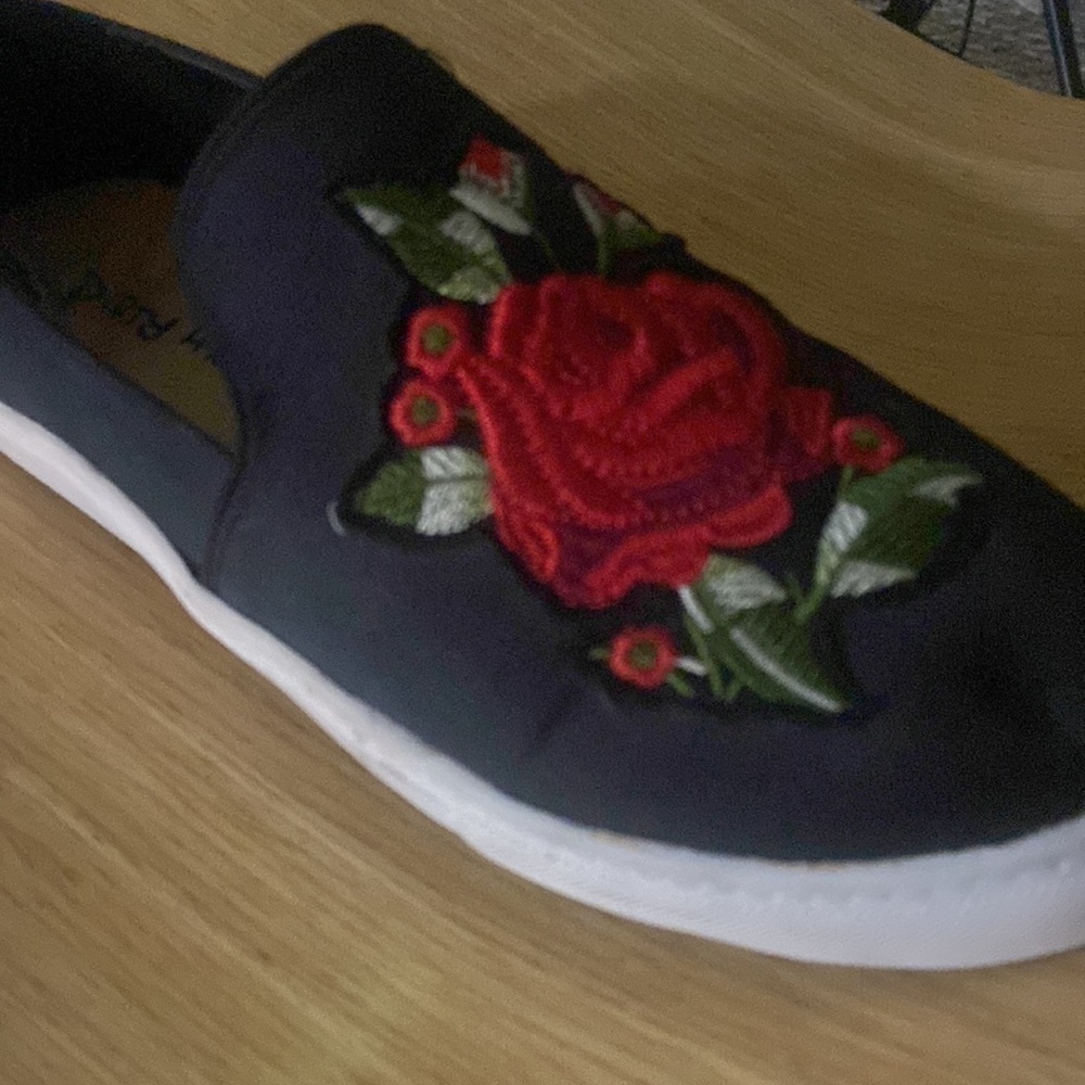 Dirty Laundry Floral Sneakers - Picture 2 of 4